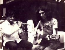 Hari Ji e George Harrison in uno scatto dei primi anni '70